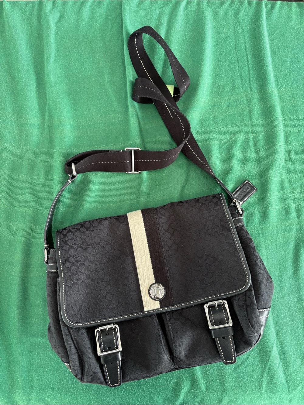 Coach black and white messenger bag many pockets blue lining crossbody